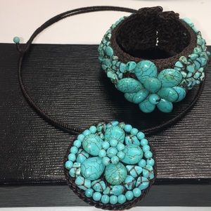 2 piece jewelry set; necklace and bracelet